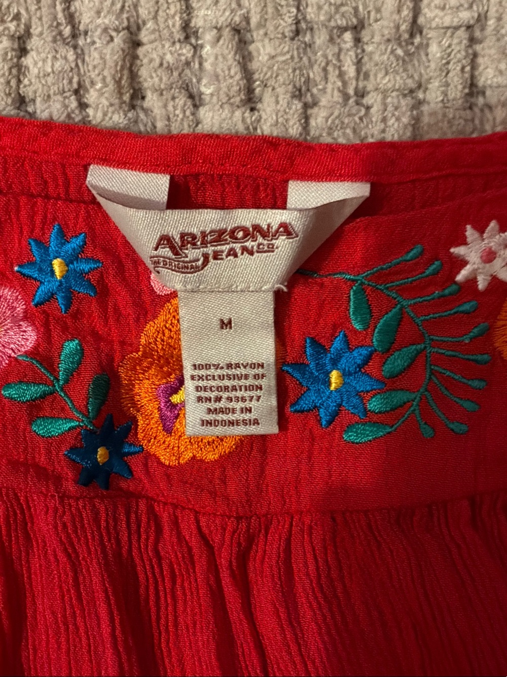 🌙✨Arizona Jean Company Red Embroidered Floral Top - Picture 6 of 8